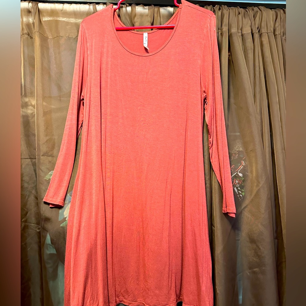 EUC Nelly Long sleeve t-shirt dress with pockets. Size 1x. P2p is 23